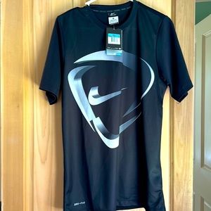 Men’s black and grey t-shirt